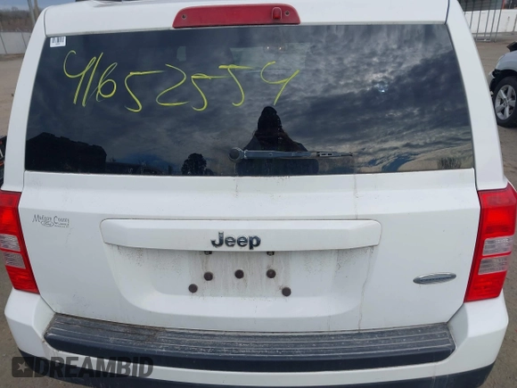 2011 Jeep Patriot Latitude with VIN 1J4NT1GB4BD126488, listed as a IAAI auction lot 41652554 with 179,724 mi miles. Bid and sale history available at carsss.com. Image 16.