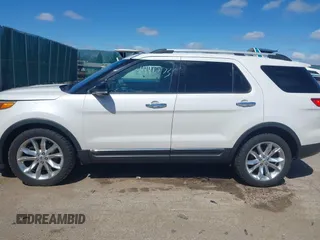 2014 Ford Explorer XLT z VIN 1FM5K7D87EGB90270, wystawiony jako IAAI lot #41991273 z przebiegiem 87 752 mil mil oraz . Historia ofert i sprzedaży dostępna na DreamBid. Obrazek 14.