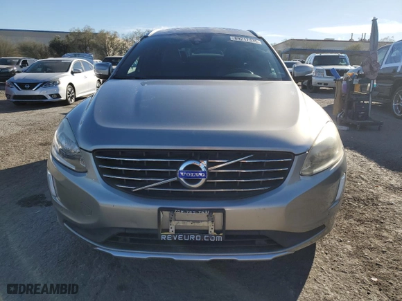 2015 Volvo XC60 T5 with VIN YV4612RK6F2671545, listed as a Copart auction lot 89217335 with NaN miles and Salvage Title. Bid and sale history available at carsss.com. Image 5.