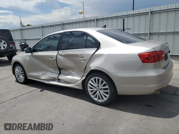 2013 Volkswagen Jetta TDI w/Premium/Nav с VIN 3VWLL7AJXDM200789, выставлен на аукционе Copart как лот 63700385 с пробегом 137 369 миль миль и Списание • Salvage title. История ставок и продаж доступна на DreamBid. Изображение 2.