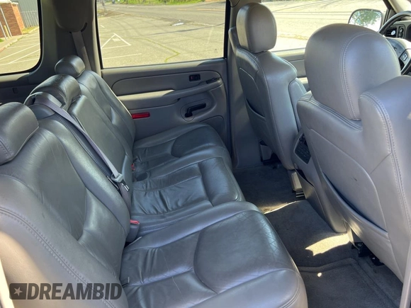 2005 GMC Yukon XL SLT with VIN 1GKFK16Z25J182614, listed as a Copart auction lot 48441255 with 110,529 mi miles and Salvage Title. Bid and sale history available at carsss.com. Image 6.