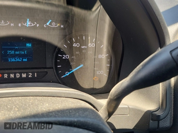 2020 Ford F-250 XL z VIN 1FDBF2B61LED11752, wystawiony jako IAAI lot #42786941 z przebiegiem 156 342 mil mil oraz . Historia ofert i sprzedaży dostępna na DreamBid. Obrazek 2.