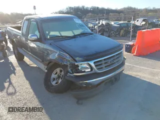 2002 Ford F-150 XL with VIN 1FTRX17L52NA85965, listed as a IAAI auction lot 41796633 with 171,814 mi miles. Bid and sale history available at carsss.com. Image 1.