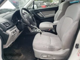 2014 Subaru Forester Premium z VIN JF2SJAEC1EH438969, wystawiony jako Copart lot #57674995 z przebiegiem 160 874 mil mil oraz Szkody całkowita. Historia ofert i sprzedaży dostępna na DreamBid. Obrazek 7.