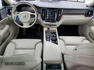 2020 Volvo V60 z VIN YV4102WKXL1030871, wystawiony jako Copart lot #53486585 z przebiegiem 76 459 mil mil oraz Szkody całkowita. Historia ofert i sprzedaży dostępna na DreamBid. Obrazek 8.