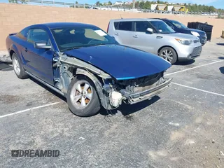 2007 Ford Mustang Deluxe with VIN 1ZVFT80N175320336, listed as a IAAI auction lot 41723617 with Not Provided miles and . Bid and sale history available at DreamBid. Image 6.