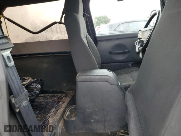 2005 Jeep Wrangler Unlimited with VIN 1J4FA44S95P335275, listed as a Copart auction lot 70788864 with 152,096 mi miles and Salvage Title. Bid and sale history available at carsss.com. Image 11.