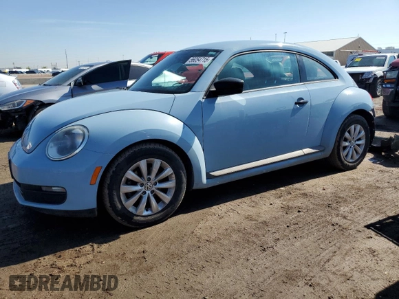 2015 Volkswagen Beetle Fleet Edition z VIN 3VWF17AT5FM640071, wystawiony jako Copart lot #56054715 z przebiegiem 138 539 mil mil oraz Szkoda całkowita • Salvage title. Historia ofert i sprzedaży dostępna na DreamBid. Obrazek 1.