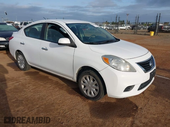 2014 Nissan Versa S Plus with VIN 3N1CN7AP1EL843379, listed as a IAAI auction lot 41905567 with 125,293 mi miles. Bid and sale history available at carsss.com. Image 1.