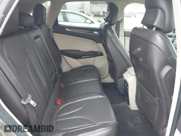 2019 Lincoln MKC Reserve with VIN 5LMCJ3C9XKUL09386, listed as a IAAI auction lot 41857681 with 66,101 mi miles and . Bid and sale history available at DreamBid. Image 8.