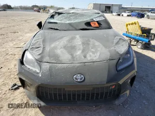 2024 Toyota GR86 Premium with VIN JF1ZNBE14R9761537, listed as a Copart auction lot 87124394 with 0 mi miles and Salvage Title. Bid and sale history available at carsss.com. Image 5.