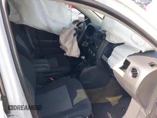 2017 Jeep Compass Sport SE z VIN 1C4NJDBB5HD107025, wystawiony jako IAAI lot #42382265 z przebiegiem Nie podano mil oraz . Historia ofert i sprzedaży dostępna na DreamBid. Obrazek 5.