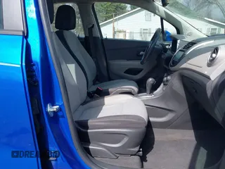 2015 Chevrolet Trax LS with VIN KL7CJKSBXFB235486, listed as a IAAI auction lot 41875595 with 125,301 mi miles. Bid and sale history available at carsss.com. Image 5.