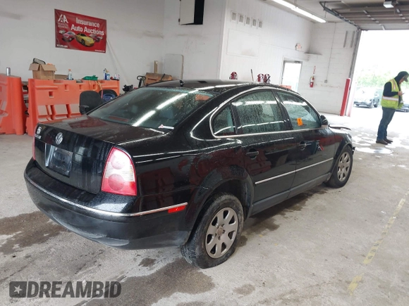 2005 Volkswagen Passat GLS with VIN WVWAD63B55P037732, listed as a IAAI auction lot 42330922 with 119,157 mi miles and . Bid and sale history available at DreamBid. Image 13.