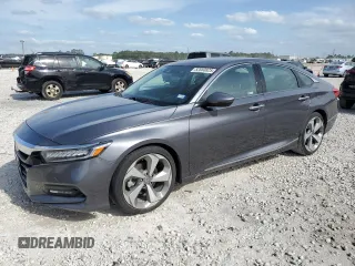 2018 Honda Accord Touring z VIN 1HGCV1F93JA149932, wystawiony jako Copart lot #52680825 z przebiegiem 50 179 mil mil oraz Czysty tytuł • Clean title. Historia ofert i sprzedaży dostępna na DreamBid. Obrazek 1.
