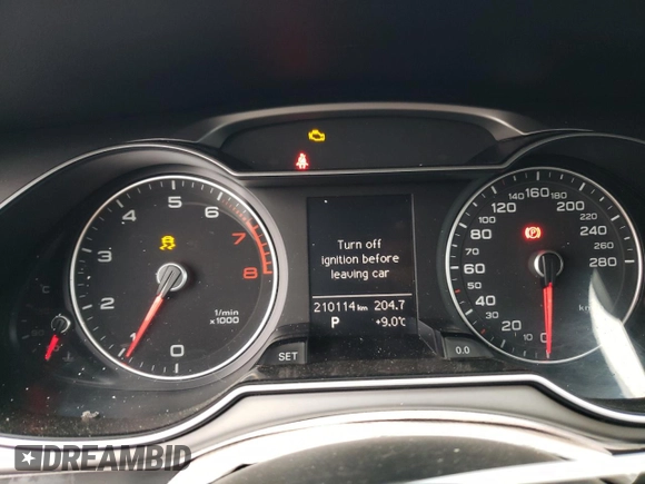2015 Audi A4 Komfort с VIN WAUBFCFL4FN003714, выставлен на аукционе Copart как лот 81645754 с пробегом 210 114 миль миль и Списание • Salvage title. История ставок и продаж доступна на DreamBid. Изображение 9.