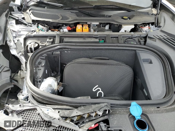 2022 Audi e-tron GT Prestige z VIN WAUEJBFW0N7006385, wystawiony jako Copart lot #70174293 z przebiegiem 24 376 mil mil oraz . Historia ofert i sprzedaży dostępna na DreamBid. Obrazek 11.