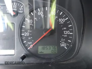 2000 Volkswagen EuroVan с VIN WV2MH4703YH022435, выставлен на аукционе IAAI как лот 42106304 с пробегом 185 376 миль миль и . История ставок и продаж доступна на DreamBid. Изображение 7.