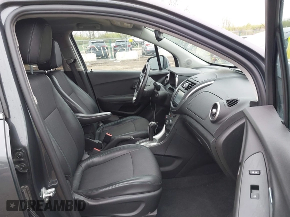 2016 Chevrolet Trax LT with VIN 3GNCJLSB7GL280613, listed as a IAAI auction lot 42017159 with 74,032 mi miles. Bid and sale history available at carsss.com. Image 5.