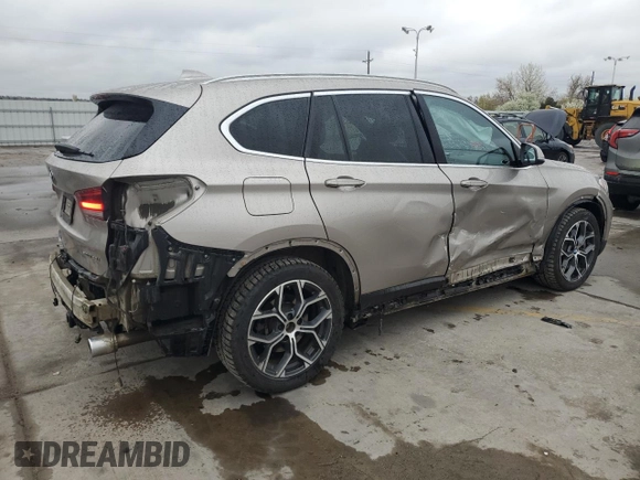 2021 BMW X1 xDrive28i z VIN WBXJG9C03M5U47126, wystawiony jako Copart lot #52113955 z przebiegiem 69 284 mil mil oraz Szkody całkowita. Historia ofert i sprzedaży dostępna na DreamBid. Obrazek 3.