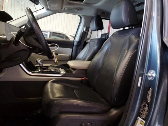 2022 Kia Carnival SX Prestige with VIN KNDNE5H3XN6063808, listed as a Copart auction lot 50247805 with 111,630 mi miles and Salvage Title. Bid and sale history available at carsss.com. Image 7.