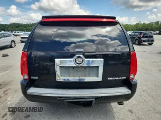 2010 Cadillac Escalade Luxury z VIN 1GYUCBEF9AR249146, wystawiony jako Copart lot #60971125 z przebiegiem 231 158 mil mil oraz Czysty tytuł • Clean title. Historia ofert i sprzedaży dostępna na DreamBid. Obrazek 6.