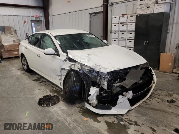 2019 Nissan Altima S with VIN 1N4BL4BV6KC180902, listed as a Copart auction lot 45063235 with 131,412 mi miles and Salvage Title. Bid and sale history available at DreamBid. Image 4.
