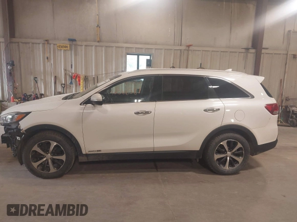 2016 Kia Sorento EX with VIN 5XYPHDA5XGG063815, listed as a IAAI auction lot 42366581 with 164,255 mi miles and . Bid and sale history available at DreamBid. Image 15.