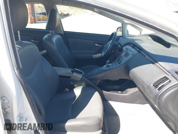 2015 Toyota Prius Four with VIN JTDKN3DU8F0426195, listed as a IAAI auction lot 41529611 with 137,377 mi miles. Bid and sale history available at carsss.com. Image 5.