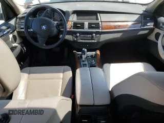 2012 BMW X5 35d z VIN 5UXZW0C58C0B88267, wystawiony jako Copart lot #54160615 z przebiegiem Nie podano mil oraz Szkoda całkowita • Salvage title. Historia ofert i sprzedaży dostępna na DreamBid. Obrazek 8.