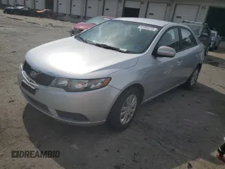 2010 Kia Forte EX z VIN KNAFU4A22A5828445, wystawiony jako Copart lot #51564313 z przebiegiem 114 961 mil mil oraz Szkoda całkowita • Salvage title. Historia ofert i sprzedaży dostępna na DreamBid. Obrazek 1.