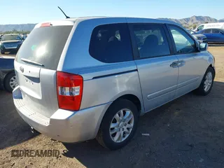 2008 Kia Sedona with VIN KNDMB133686227144, listed as a IAAI auction lot 41868692 with 124,269 mi miles. Bid and sale history available at carsss.com. Image 4.
