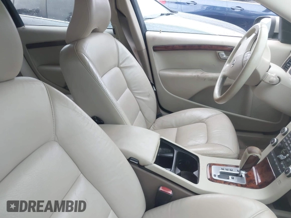 2008 Volvo V70 with VIN YV1BW982681042870, listed as a IAAI auction lot 42082815 with 265,364 mi miles and . Bid and sale history available at DreamBid. Image 5.