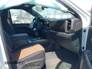 2025 Chevrolet Silverado 1500 with VIN 3GCUKJEL2SG115606, listed as a IAAI auction lot 41917657 with 10,413 mi miles and . Bid and sale history available at DreamBid. Image 5.