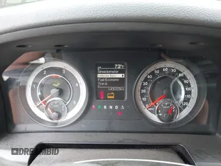 2013 Ram 2500 SLT z VIN 3C6UR5JL9DG571444, wystawiony jako IAAI lot #42210589 z przebiegiem 143 029 mil mil oraz . Historia ofert i sprzedaży dostępna na DreamBid. Obrazek 7.