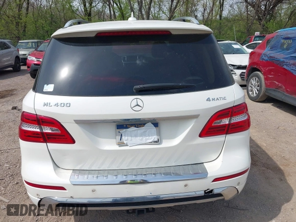 2015 Mercedes-Benz M 400 z VIN 4JGDA5GB1FA573460, wystawiony jako IAAI lot #42025873 z przebiegiem 156 008 mil mil oraz . Historia ofert i sprzedaży dostępna na DreamBid. Obrazek 16.
