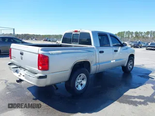 2008 Dodge Dakota SLT with VIN 1D7HE48K78S514290, listed as a IAAI auction lot 41766396 with 208,744 mi miles and . Bid and sale history available at carsss.com. Image 4.