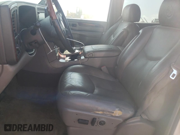 2005 Cadillac Escalade z VIN 1GYEK63N75R268714, wystawiony jako Copart lot #49285765 z przebiegiem 266 707 mil mil oraz Szkoda całkowita • Salvage title. Historia ofert i sprzedaży dostępna na DreamBid. Obrazek 7.