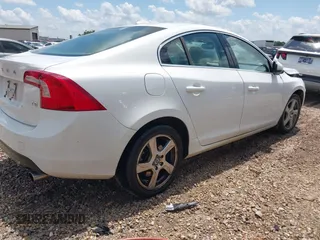 2012 Volvo S60 T5 с VIN YV1622FS4C2115146, выставлен на аукционе IAAI как лот 42216639 с пробегом 95 860 миль миль и . История ставок и продаж доступна на DreamBid. Изображение 4.