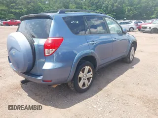 2007 Toyota RAV4 Sport z VIN JTMBD32V676049900, wystawiony jako IAAI lot #42310343 z przebiegiem 278 705 mil mil oraz . Historia ofert i sprzedaży dostępna na DreamBid. Obrazek 4.