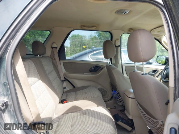 2004 Ford Escape XLT with VIN 1FMYU93124DA08711, listed as a IAAI auction lot 42798957 with 231,771 mi miles and . Bid and sale history available at DreamBid. Image 8.