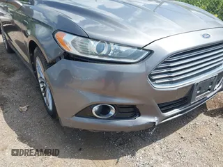 2013 Ford Fusion SE с VIN 3FA6P0H97DR158081, выставлен на аукционе IAAI как лот 42815958 с пробегом 130 667 миль миль и . История ставок и продаж доступна на DreamBid. Изображение 6.