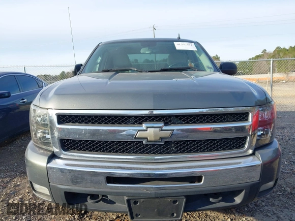 2011 Chevrolet Silverado 1500 LT with VIN 1GCRKSE31BZ279036, listed as a IAAI auction lot 41597291 with 293,576 mi miles and . Bid and sale history available at DreamBid. Image 12.