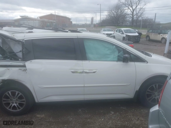 2011 Honda Odyssey EX-L with VIN 5FNRL5H63BB053025, listed as a IAAI auction lot 41814050 with 212,292 mi miles. Bid and sale history available at carsss.com. Image 13.