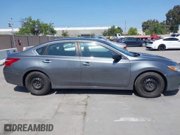 2017 Nissan Altima SV z VIN 1N4AL3AP0HC220571, wystawiony jako IAAI lot #42164901 z przebiegiem 94 218 mil mil oraz . Historia ofert i sprzedaży dostępna na DreamBid. Obrazek 13.
