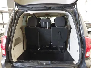 2019 Dodge Grand Caravan SE with VIN 2C4RDGBG9KR527770, listed as a IAAI auction lot 41571473 with 101,310 mi miles and . Bid and sale history available at DreamBid. Image 18.
