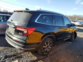 2022 Honda Pilot Touring 7-Passenger with VIN 5FNYF6H60NB091924, listed as a Copart auction lot 88165135 with 92,724 mi miles and Salvage Title. Bid and sale history available at carsss.com. Image 3.