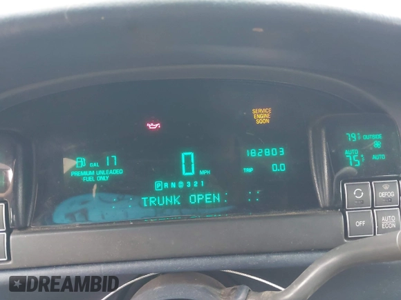 1998 Cadillac DeVille z VIN 1G6KD54Y9WU742735, wystawiony jako IAAI lot #41966100 z przebiegiem 182 803 mil mil oraz . Historia ofert i sprzedaży dostępna na DreamBid. Obrazek 7.