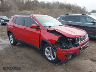 2019 Jeep Compass Latitude with VIN 3C4NJCBB1KT782351, listed as a IAAI auction lot 41241262 with 90,362 mi miles. Bid and sale history available at carsss.com. Image 1.