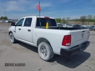 2017 Ram 1500 Express z VIN 1C6RR7KG1HS820322, wystawiony jako IAAI lot #42192578 z przebiegiem 155 574 mil mil oraz . Historia ofert i sprzedaży dostępna na DreamBid. Obrazek 3.